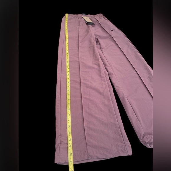 Nike Women's Mauve Pants - Picture 4 of 8